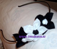 /album/diademas/diadema-flores-negras-y-blancas-jpg1/